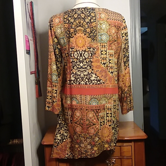 One World Tunic - Picture 4 of 5